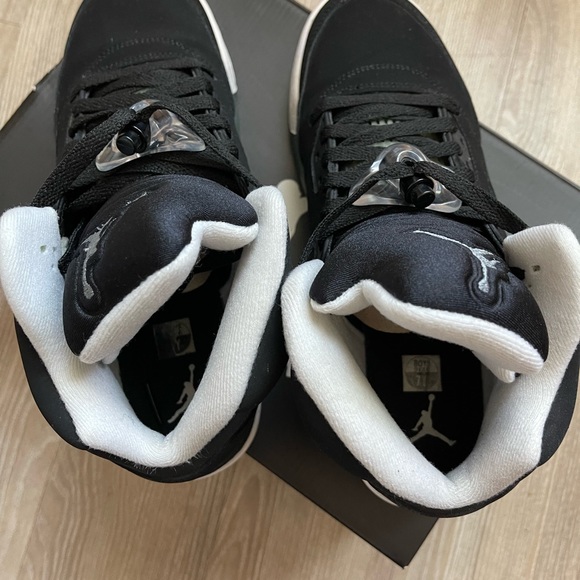 Air Jordan 5 - Oreos. Size 7 in youth. - Picture 3 of 8
